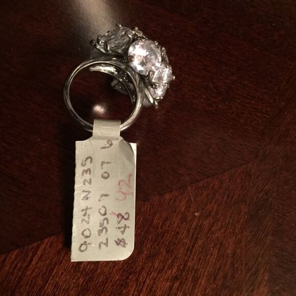 🎉1 hr sale🎉Cache ring - Picture 4 of 4